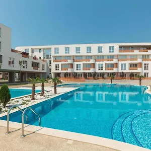 https://lolis-beach-studio.burgashotels.net